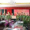 Tiếp nhận quà tri ân của cựu học viên Khóa D29 - Học viện ANND và Khóa D23 - Học viện CSND